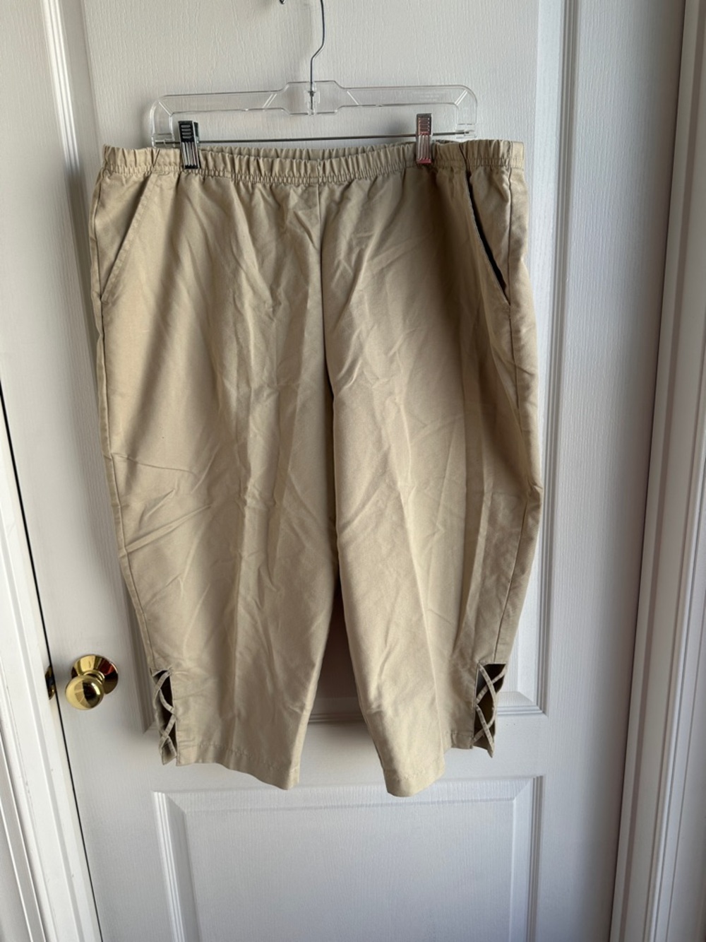 Blair Women’s Beige Elastic Waist Capri Casual Pants Sz Petite Large